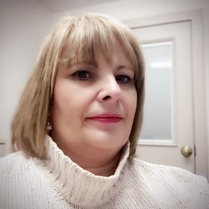 Meet your Posher, Debra